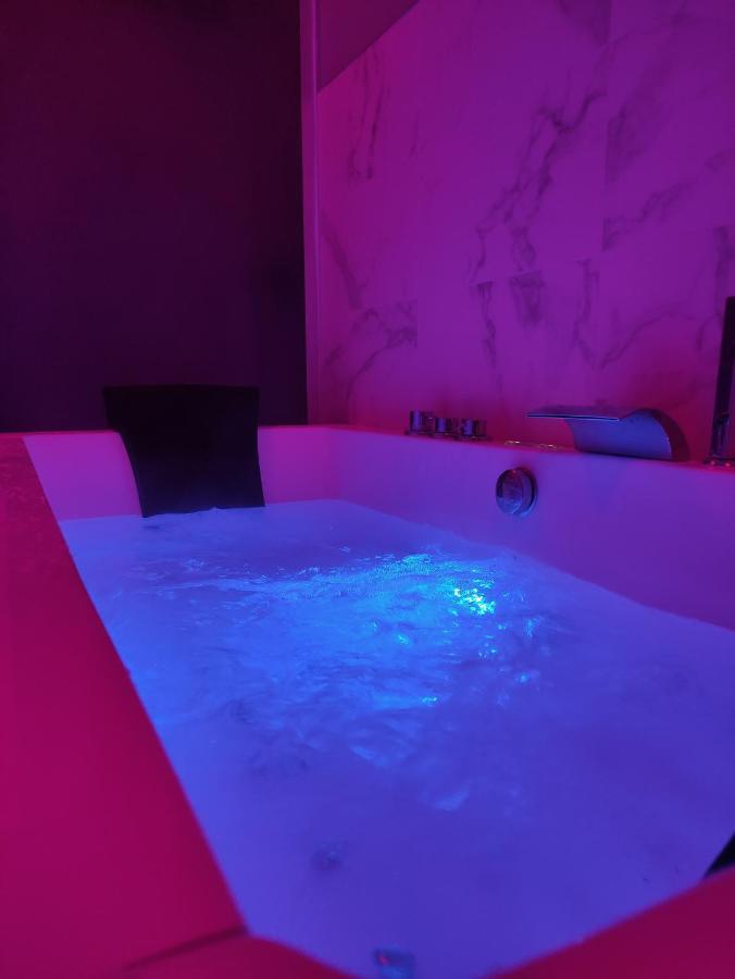 Groom Epernay - Jacuzzi & Champagne Eksteriør bilde